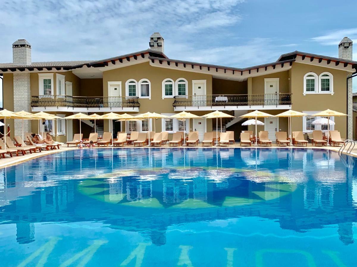 Palmanova Resort Tirana Exterior foto