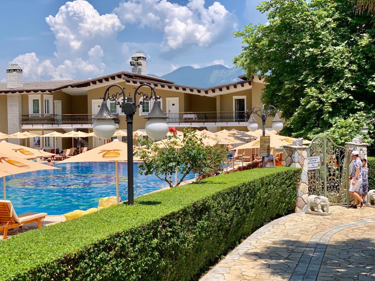Palmanova Resort Tirana Exterior foto